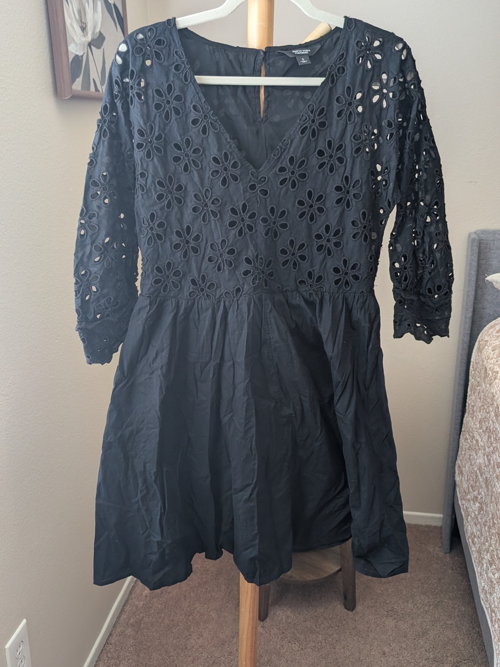 Simply Vera Vera Wang Black Eyelet V-Neck Dress Top